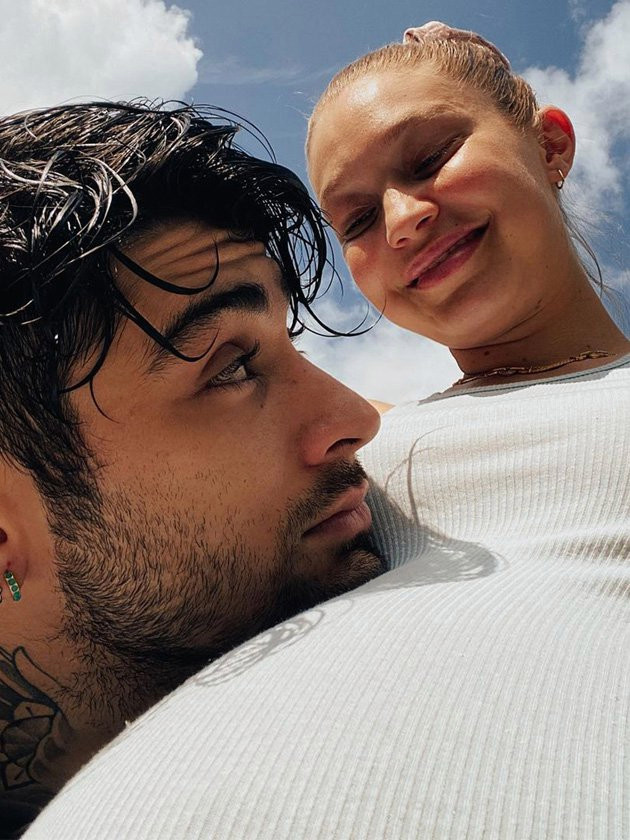 Zayn Malik's head on Gigi Hadid baby bump